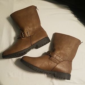 Rouge Ankle Booties